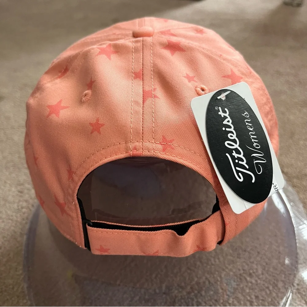 Titleist measures brim